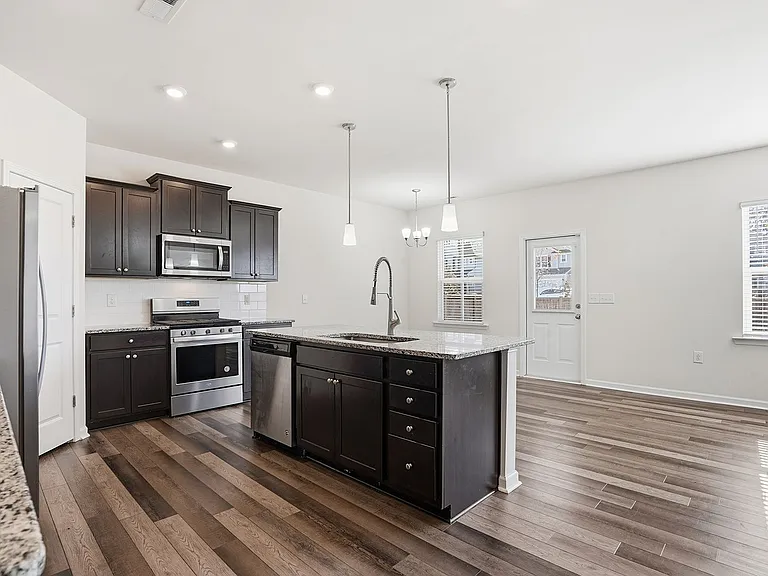 2116 Water Marsh Trl — Photo 9
