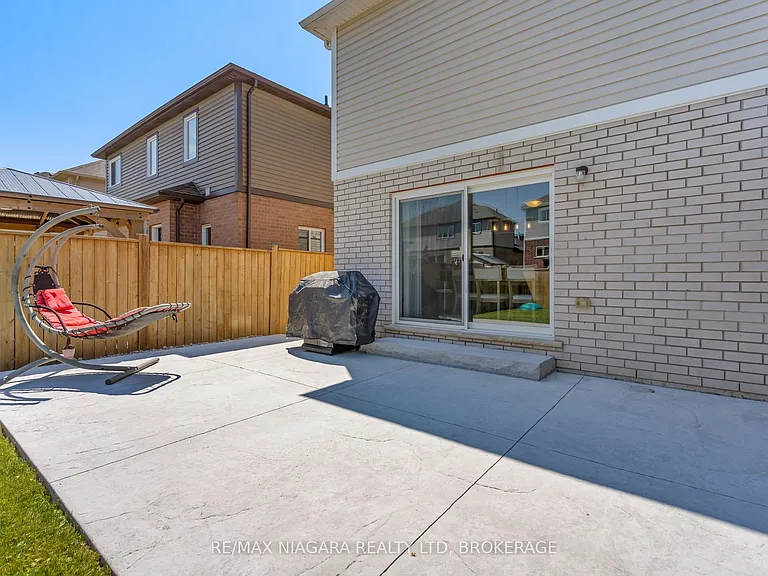 7 Riley Ave — Photo 33