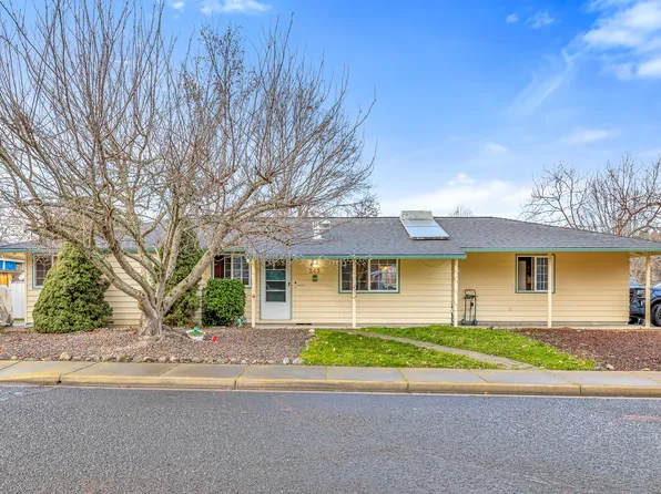 242 Joseph Dr, Talent, OR 97540