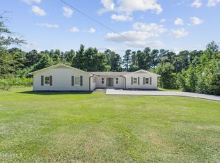 648 Hughes Rd, Hampstead, NC 28443