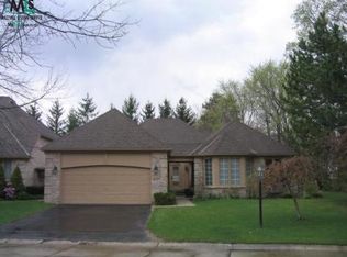 22006 Village Pines Dr, Franklin, MI 48025