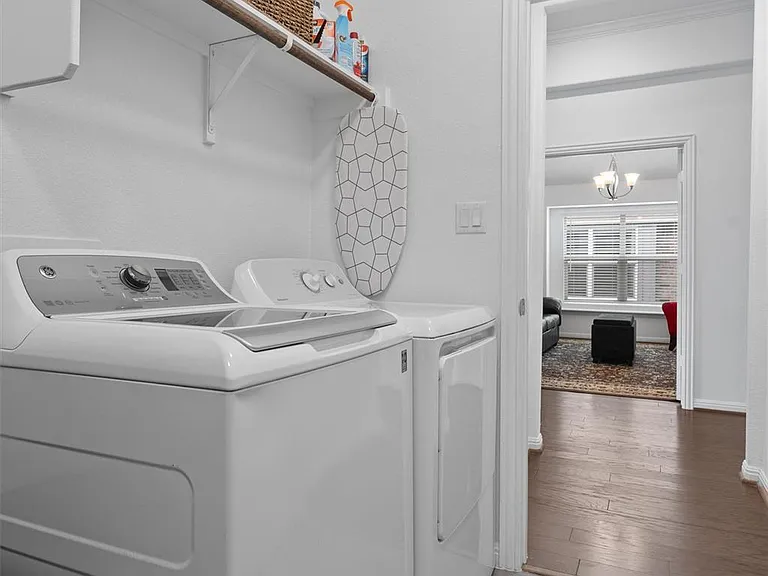 12215 Coronilla Bnd — Photo 32