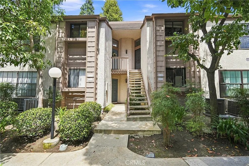 2 bed, 946 sqft, $3,500 — Photo 1