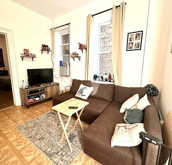 1325 W 18th St #2M — Photo 1