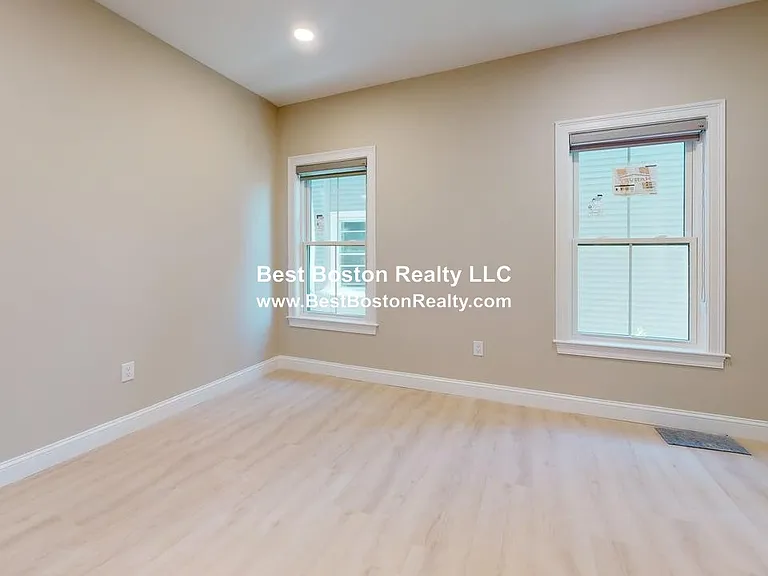 231 Highland Ave #1 — Photo 20