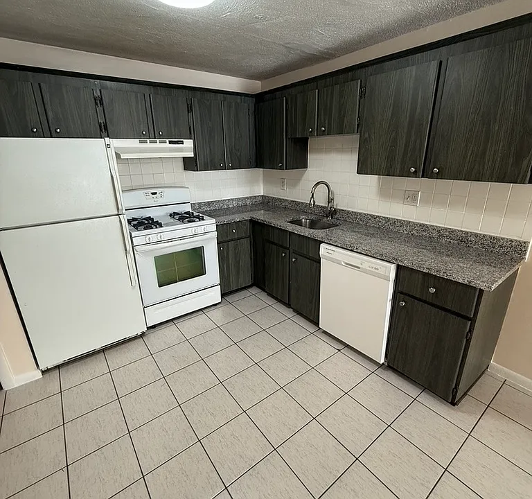 229 Independence Ave #2