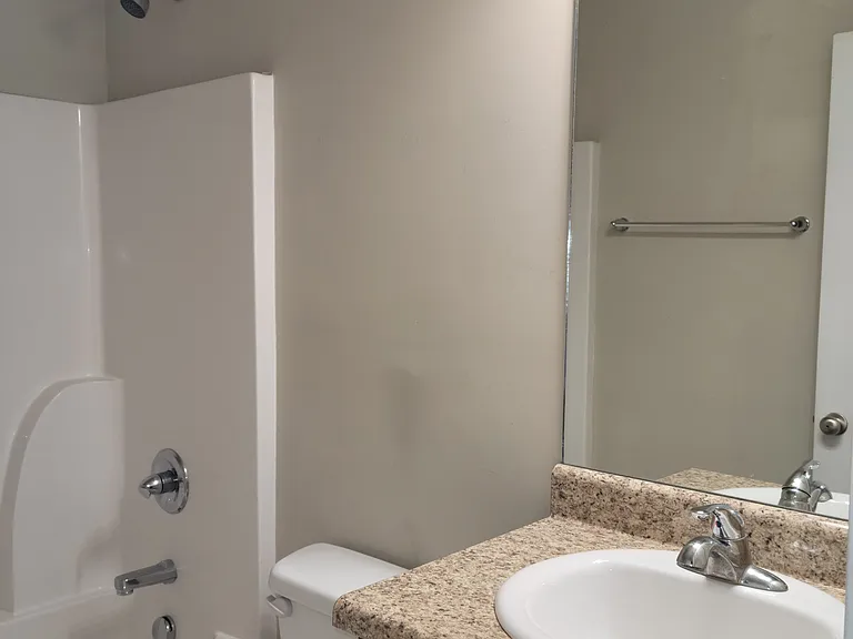 104 Clydesdale Ct — Photo 12