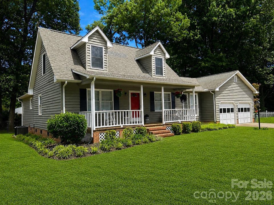 1st image of 111 Gallarie Pl