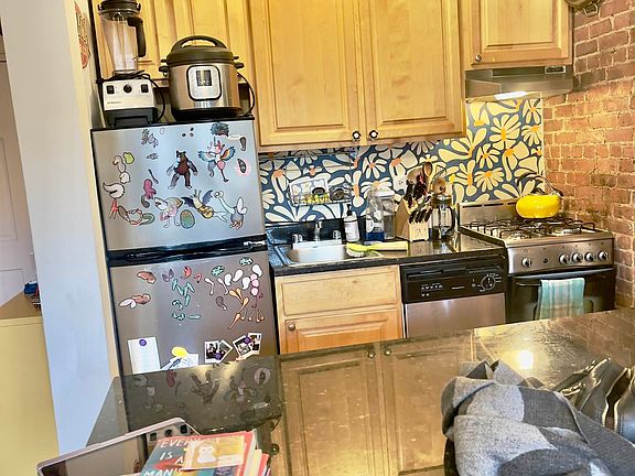 3rd image of 59 W 82nd St APT 4F