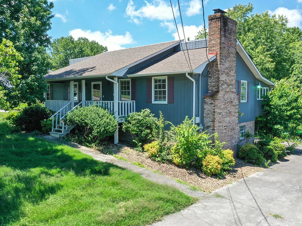 1st image of 2686 Lakemont Cir