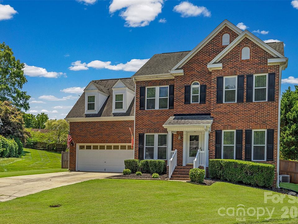 1st image of 109 Oak Grove Ct