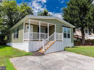 92 Cherokee Dr, Windsor, PA 17366