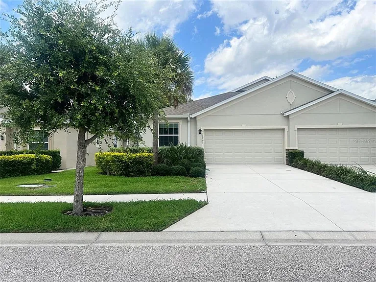 32995 Windelstraw Dr — Photo 2