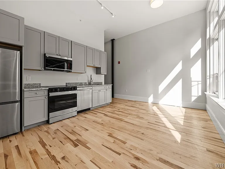 130 Pearl St — Photo 13