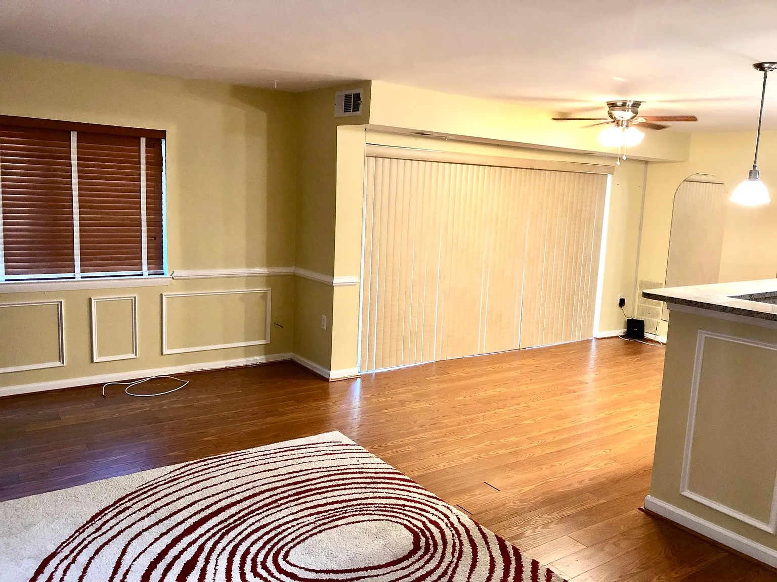 2 bed, 1007 sqft, $2,400 — Photo 3