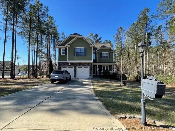 282 Valley Stream Rd, Spring Lake, NC 28390