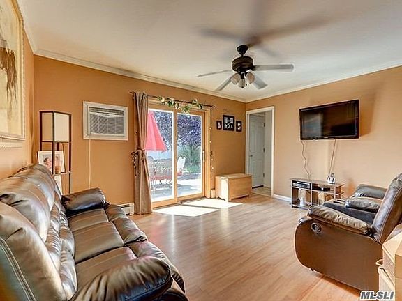 2nd image of 104 Brittle Ln
