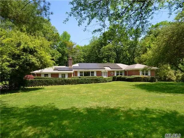 85 Middle Neck Rd, Port Washington, NY 11050