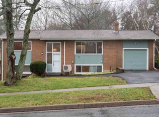 53 Gateway Rd, Halifax, NS B3M1N1