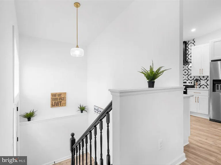 579 West Dr — Photo 10