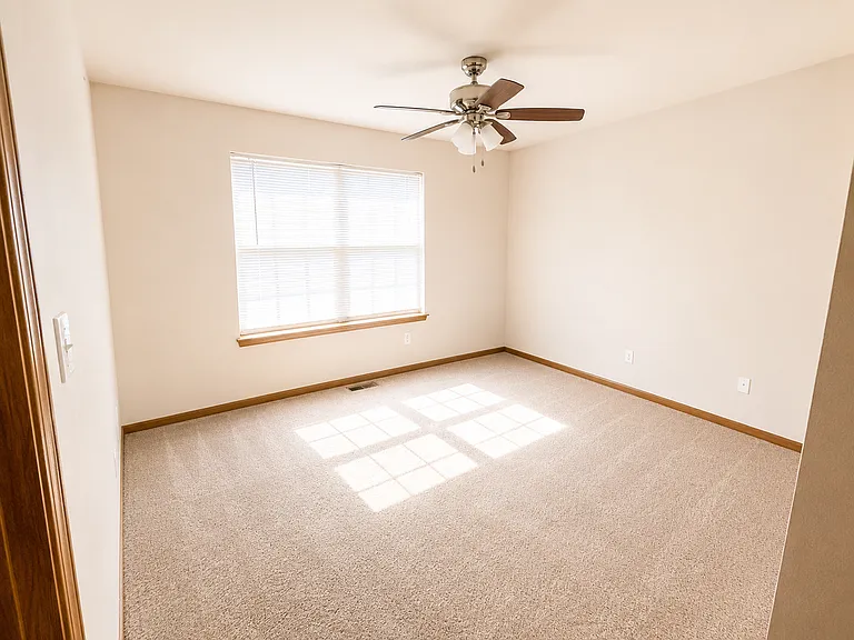 4006 Meadow View Dr — Photo 23