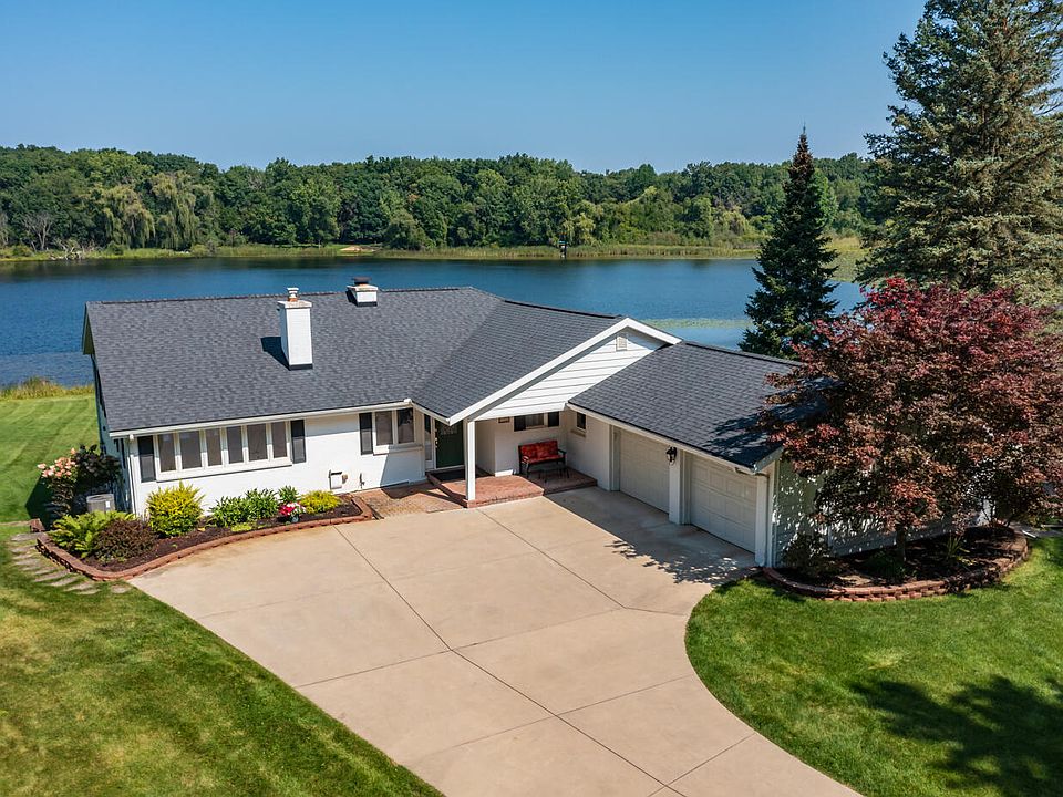 1st image of 3322 Lake Hill Dr