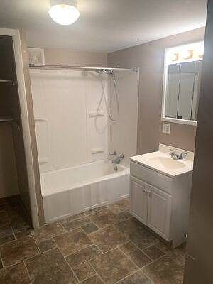 3rd image of 709 Hazel Ave