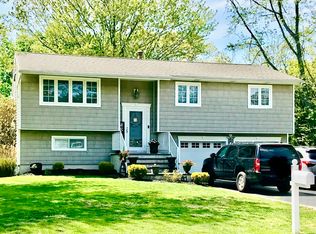 926 Tanglewood Rd, Toms River, NJ 08753