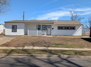 60 Outlook Ln, Levittown, PA 19055