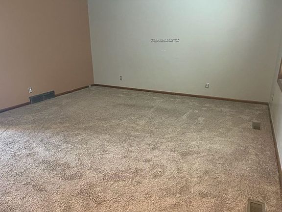 5th image of 814 W Philip Ave