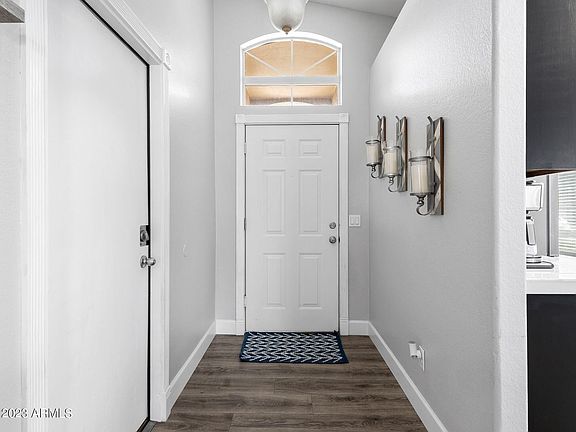 4th image of 2316 E AIRE LIBRE Avenue