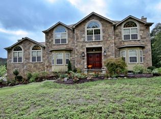 79 Crescent Dr, Ringwood, NJ 07456