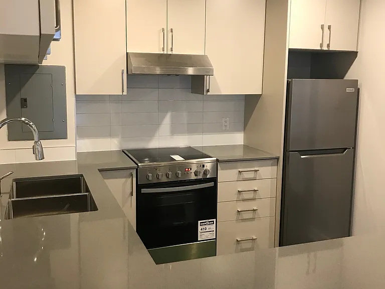 200 Pretoria Ave — Photo 4