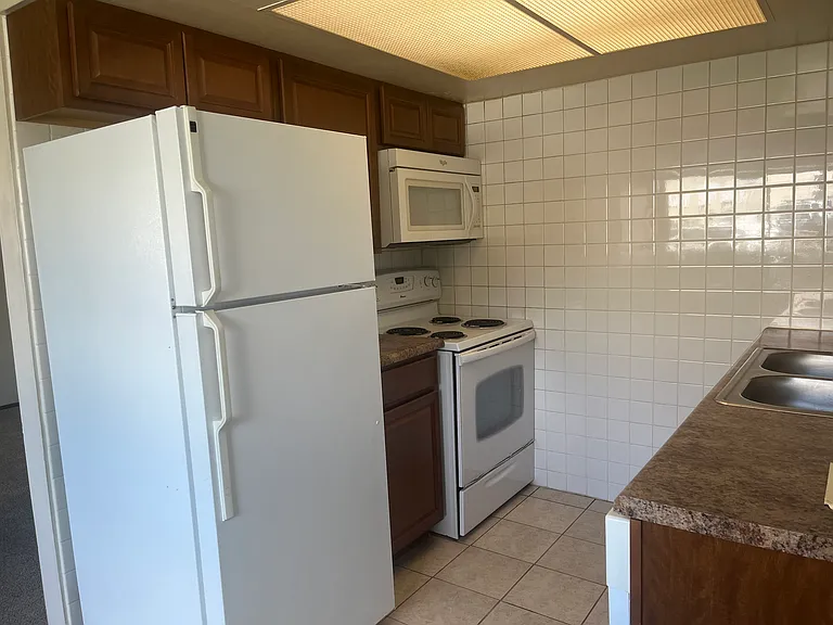 9530 Hyde Park Dr #B — Photo 6