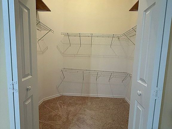 5th image of 308 Halstead Dr