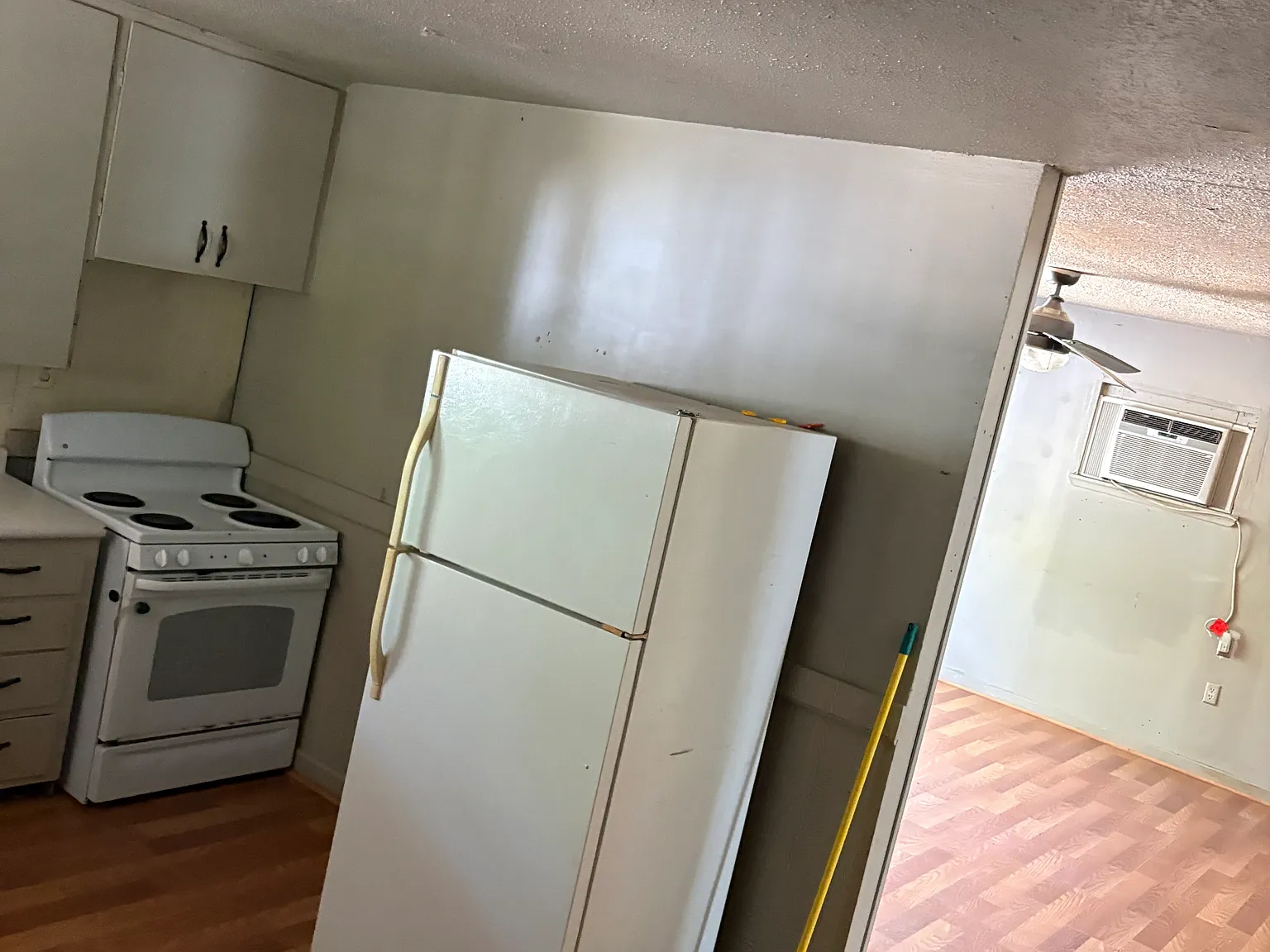 2 bed, 900 sqft, $900 — Photo 4