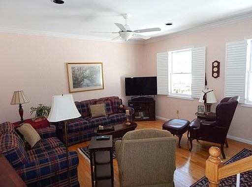 5th image of 67 Beechwood Dr