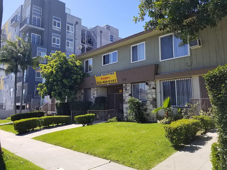 151 S Oxford Ave #14 — Photo 11