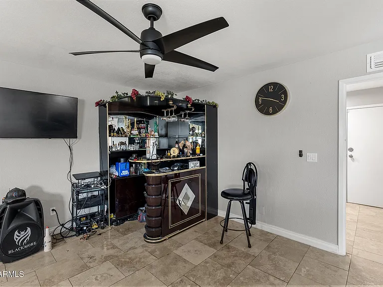 4716 W Christy Dr — Photo 16