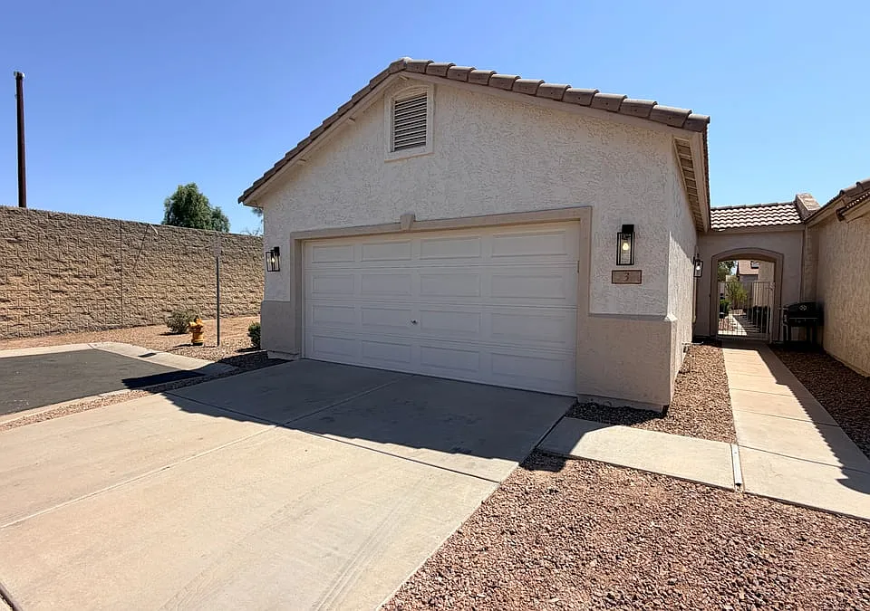 3 S Laveen Pl