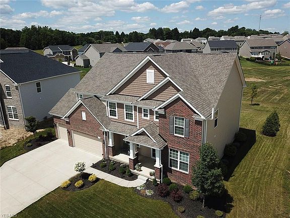 3rd image of 5270 Duxbury Dr