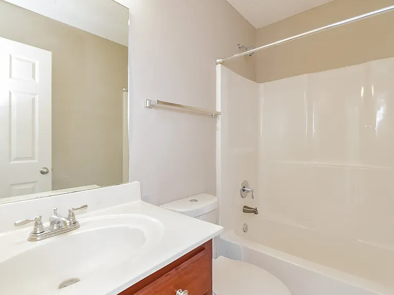 8169 Manhatten Dr — Photo 15