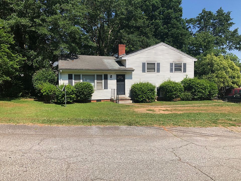 1st image of 310 E Dorchester Blvd