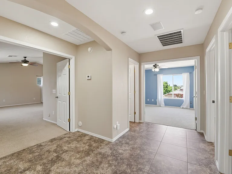 3446 E Fairview St — Photo 31