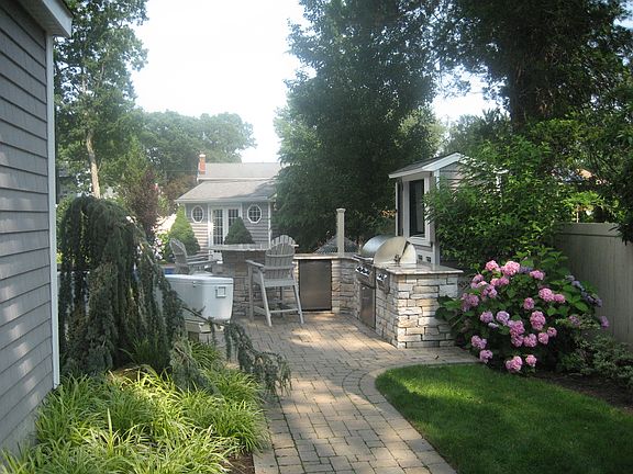 3rd image of 69 Kurt Ln