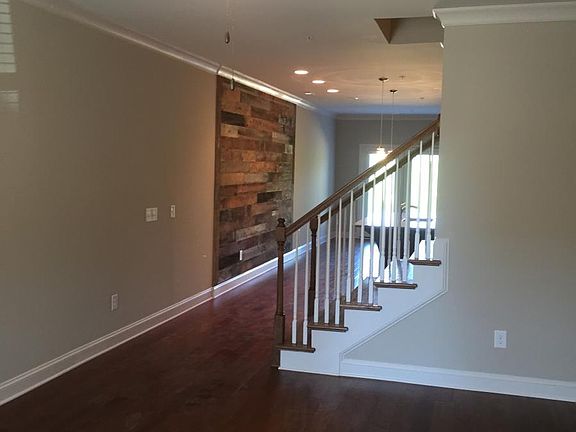 2nd image of 1457 Channing Dr