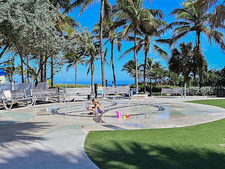 525 N Ocean Blvd #919 — Photo 41