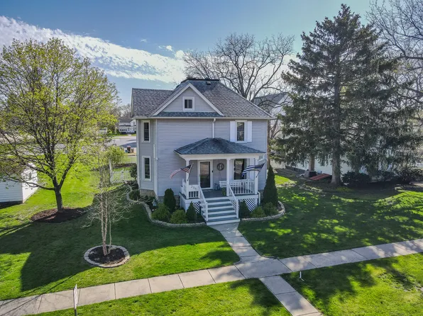 236 W 3rd St, Manteno, IL 60950