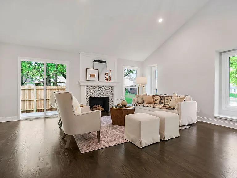 12800 Cambridge Rd — Photo 4