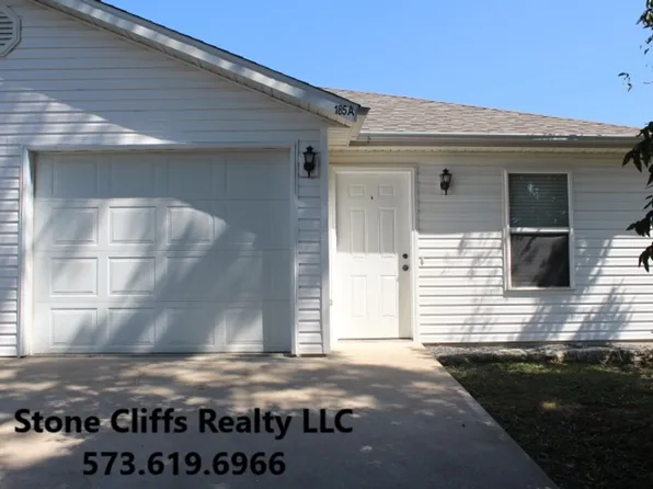 185 Hickory Ln, Holts Summit, MO 65043